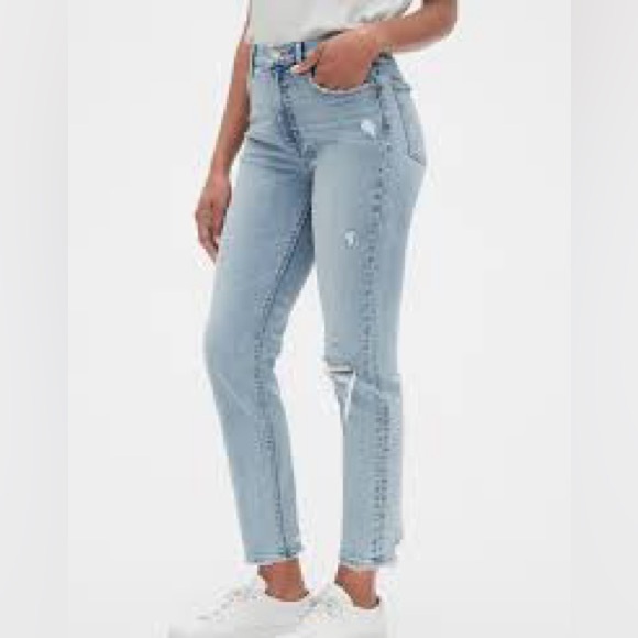 GAP Denim - NWOT GAP High Rise Distressed Cigarette Jeans Secret Smoothing Pockets Womens 27